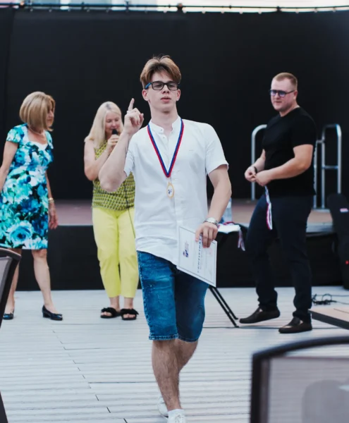 Студент летнего курса с сертификатом словацкого языка