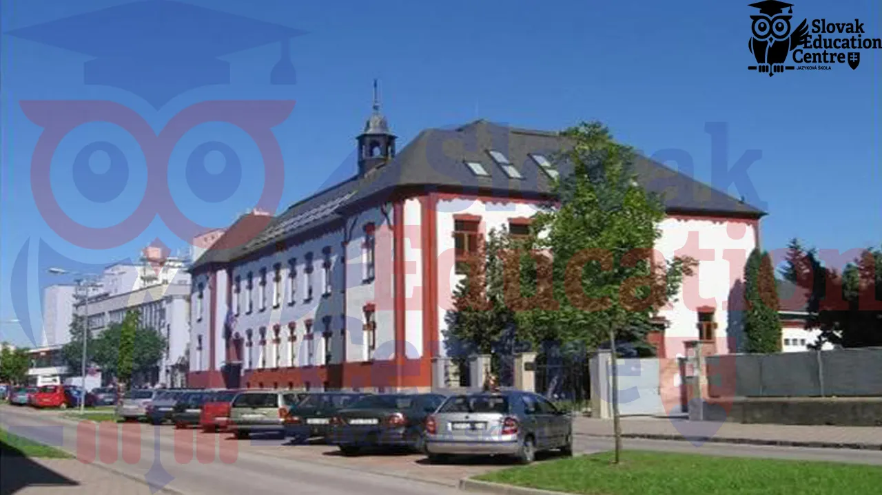 Средняя медицинская школа во Зволене