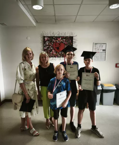 Летний подготовительны лагерь Slovak Education Centre 2026. Выпускной вручение сертификатов самым младшим ученикам